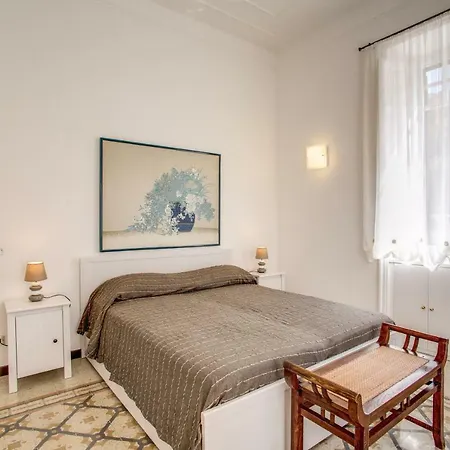 Vatican Palace شقة